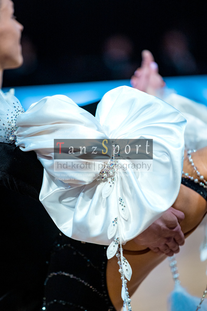 20251212_WDSF_World_Ch_Cup_RS-Std_1167-2 | Tanzsportbilder, Standardtanz, Lateintanz, WDSF, DTV, LTVB, dancecomp, goc, hessen tanzt, blaues band der spree, walzer, tango, wiener walzer, slowfox, quickstepp, samba, rumba, cha-cha-cha, paso doble. jive, hd-kroft photography, turniertanzsport