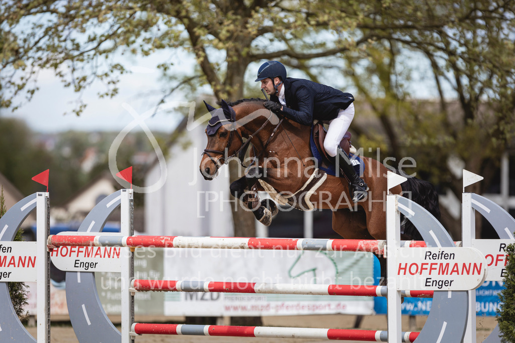 240428_Spenge_M2-Spr-159 | Deine schönsten Turniermomente als professionelle Fotos! Entdecke hochwertige Pferdesport-Fotografie im Online-Shop. Jetzt Fotos finden & bestellen!