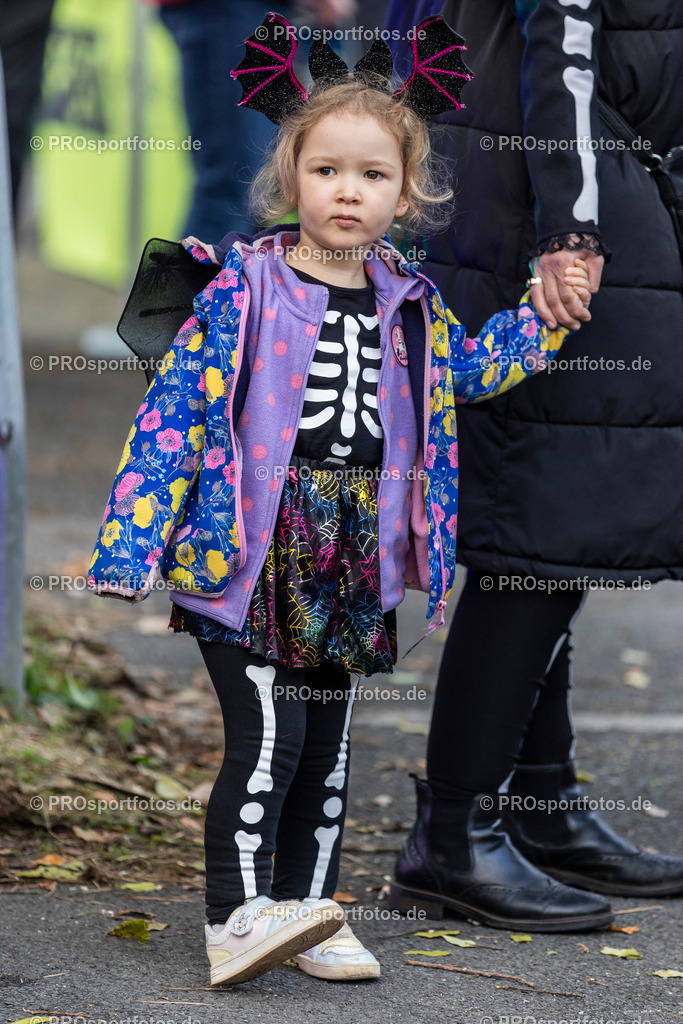 Sparda-Bank Halloween-Run Koeln 2023, 31.10.2023, Forstbotanischer Garten Rodenkirchen, Koeln | Impressionen vom Sparda-Bank Halloween-Run Koeln 2023, 31.10.2023, Forstbotanischer Garten Rodenkirchen, Koeln