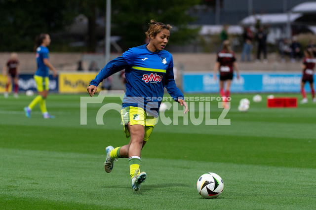 20240927_NSZ_6354 | Gia Corley (TSG Hoffenheim,No.10)DEU, Leverkusen, 27.09.2024 Fußball, Frauen, Google Pixel Frauen-Bundesliga, Saison 2024/2025, 4. Spieltag, Bayer 04 Leverkusen - TSG HoffenheimDIE DFB-RICHTLINIEN UNTERSAGEN JEGLICHE NUTZUNG VON FOTOS ALS SEQUENZBILDER UND/ODER VIDEOÄHNLICHE FOTOSTRECKEN - Realisiert mit Pictrs.com