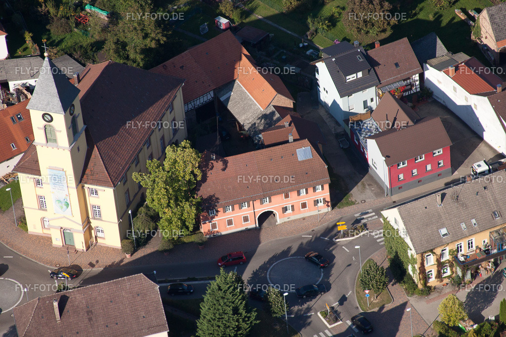 Ortsansicht | Luftbild: Ortsansicht im Ortsteil Langensteinbach in Karlsbad im Bundesland Baden-Württemberg in Deutschland. Foto: IMG_45157.jpg vom 21.09.2011 durch Werner Riehm/FLY-FOTO.de - Realisiert mit Pictrs.com