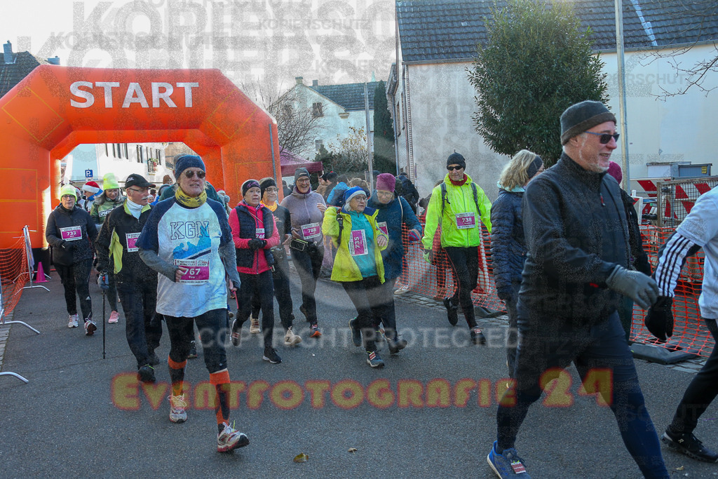 241201_1030_EX1_8222 | Sportfotografie im Rhein-Sieg Kreis, Köln, Bonn, NRW, Rheinland Pfalz, Hessen, etc. Unser Tätigkeitsfeld umfasst den Laufsport vom Volkslauf über den Marathon, Duathlon, Triathon bis zum Ultralauf wie Kölnpfad Ultra oder Schindertrail.