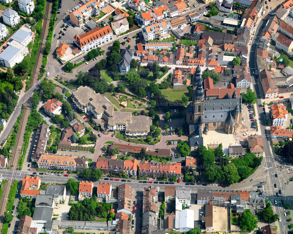 2739574 | Online-Shop für Luftbilder aus Deutschland. Seit über 45 Jahren baut Gerhard Launer das Luftbildarchiv mit unterschiedlichsten Themen stetig weiter aus.