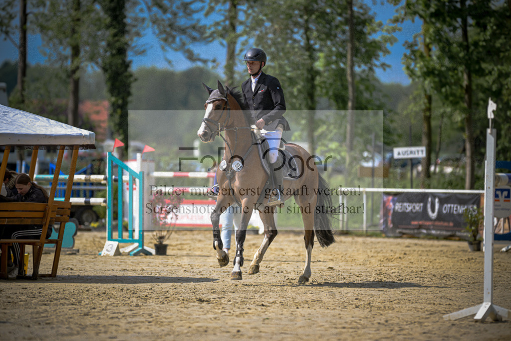 20240505-DOS_1769 | Entdecke hochwertige Reitturnierfotos von Foto Oger. Professionell, emotional und authentisch – jetzt Lieblingsmomente im Shop bestellen.Deutschlandweite Turnierfotografie. - Realisiert mit Pictrs.com