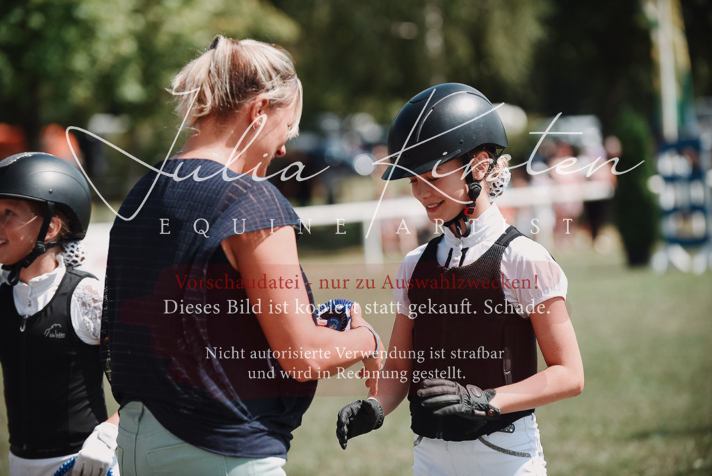 DSC_5895 | Pferde- und Turnierfotografie in Westsachsen. Pferdeportraits, Auftragszeichnungen und intuitive Kunst.