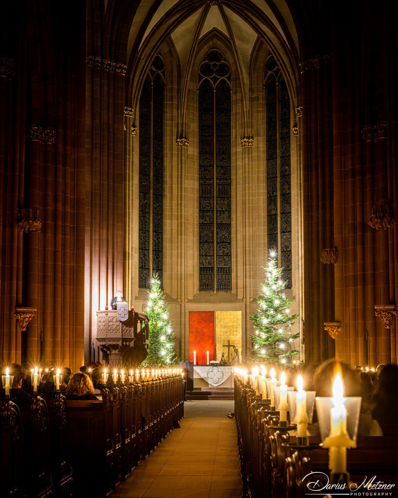 Christmette in der Katharinenkirche in Oppenheim | Christmette in der Katharinenkirche in Oppenheim. Mit unzähligen Kerzen, welche eine wundervolle, weihnachtliche Stimmung verbreiten.