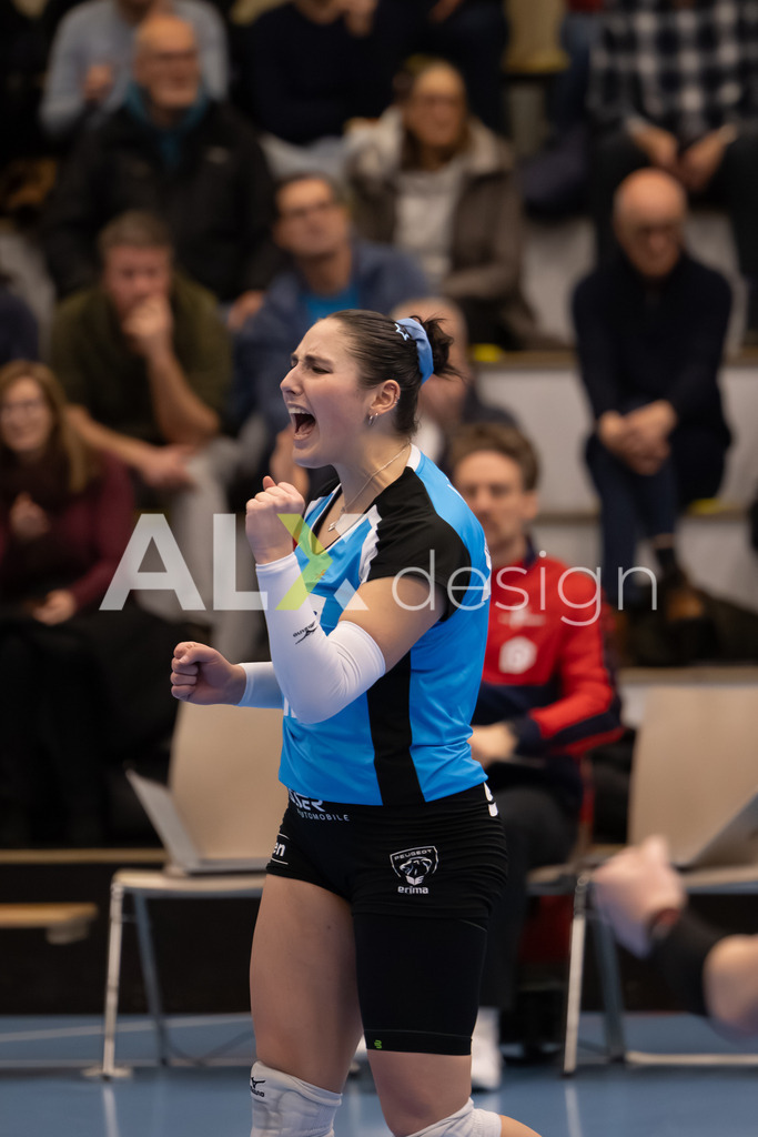 Volleyball I Frauen I Saison 2025-2026 I Volleyball NLA | Women I Round 16 I VC Kanti Schaffhausen - Viteos NUC I 31.01.2026 | 12 Isabella Loffreda (CH) (VC Kanti Schaffhausen) – Libera - Realisiert mit Pictrs.com