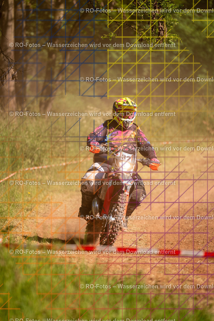 Wolfshausen 3 Lauf -1502 | Sportfotografie von RO-Fotos: Motorsport, Motocross, Enduro, Laufveranstaltungen und Triathlon. Professionelle Fotos von Sportlern und Events. - Realisiert mit Pictrs.com
