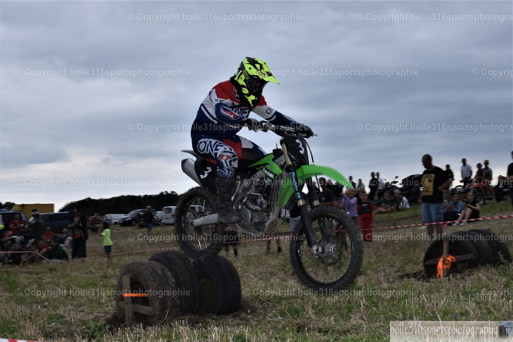 DSC_0219_01 (2) | Sportfotografie , Motorsport, Motoross, Reitsport, Mointainbike, Enduro,
Landschaft , Outdoor, Eventfotografie, Landschaft, Bilder online bestellen - Realisiert mit Pictrs.com