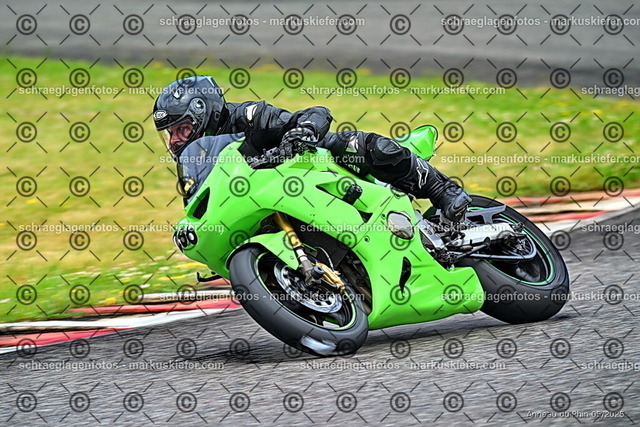25bt02-0294 | markuskiefer.com - Realisiert mit Pictrs.com