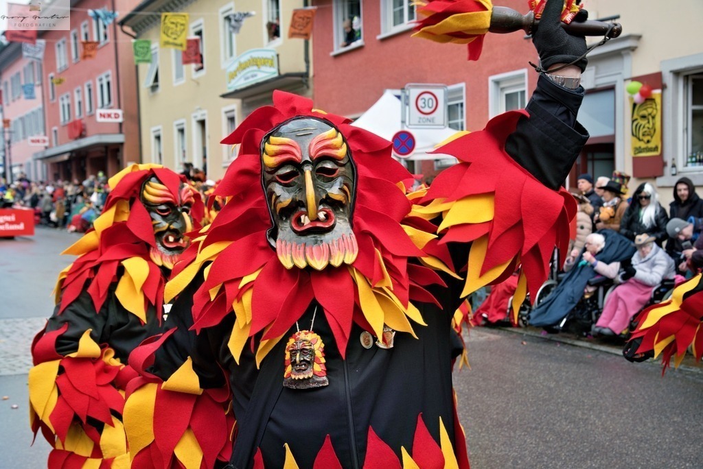 Fasnacht _24-102-RA | Fotoblog Schwarzwald, Foto Blog Wiesental, Pfaffenberg, Winterzauber, Zeller Bergland, Zell im Wiesental, Fotoblog Wiesental, Landschaftsfotos, Bilder Wiesental, Natur, Naturbilder, Fastnacht, Zeller Fastnacht, Zeller Fasnacht, Zeller Bergland, Belchen, - Realisiert mit Pictrs.com