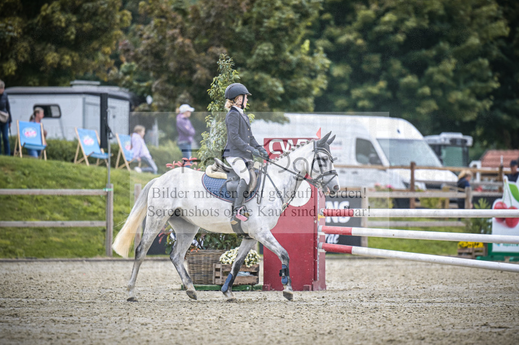 DOS_0381 | Entdecke hochwertige Reitturnierfotos von Foto Oger. Professionell, emotional und authentisch – jetzt Lieblingsmomente im Shop bestellen.Deutschlandweite Turnierfotografie. - Realisiert mit Pictrs.com