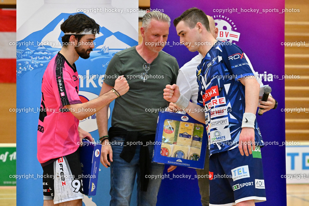 VSV Unihockey vs. Wiener Floorballferein 6.4.2024 | #95 Niklas Felsberger Wiener Floorballverein, Obmann Stellvertreter VSV Unihockey Udo Forelli, #19 Philipp Seiser VSV Unihockey, Obmann VSV Unihockey Stefan Rainer, VSV Unihockey vs. Wiener Floorballferein 6.4.2024, VSV Unihockey vs. Wiener Floorballferein  am 06.04.2024 in Villach (Ballspielhalle St. Martin), Austria, (Photo by Bernd Stefan)