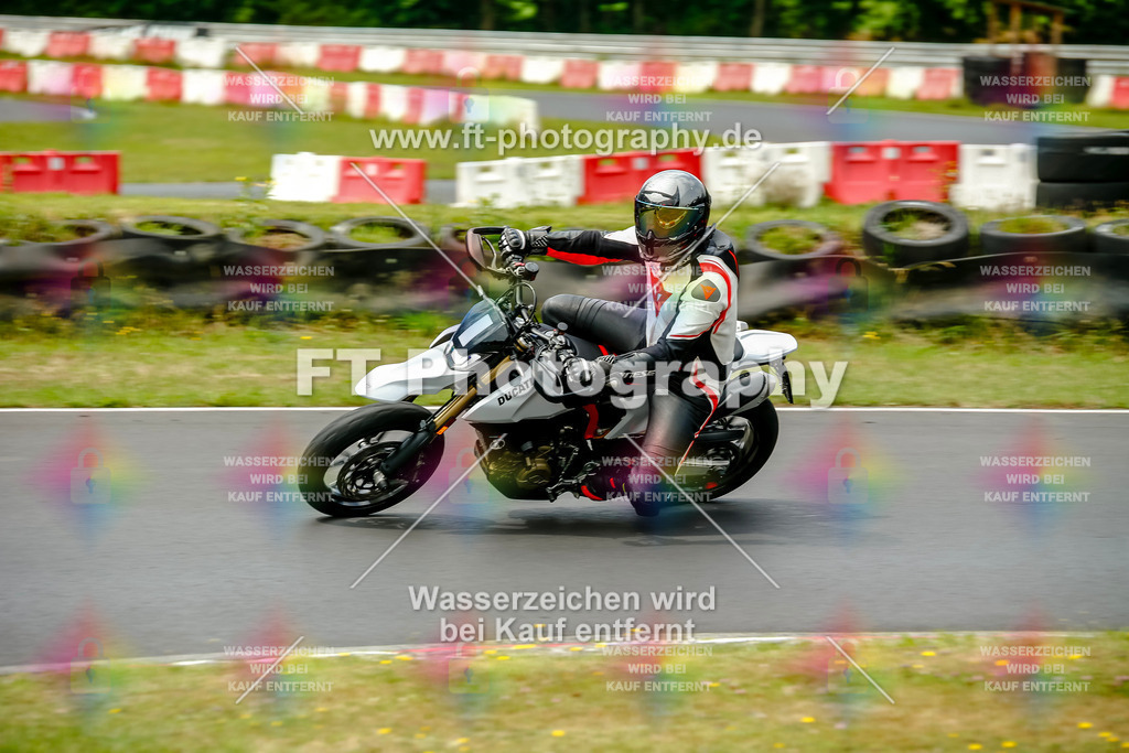 VBK-4653 | Hier findet Ihr Bilder von Touristenfahrten auf der Nürburgring Nordschleife oder von anderen Veranstaltungen die ich besucht habe. Viel Spass beim Durch Schauen 