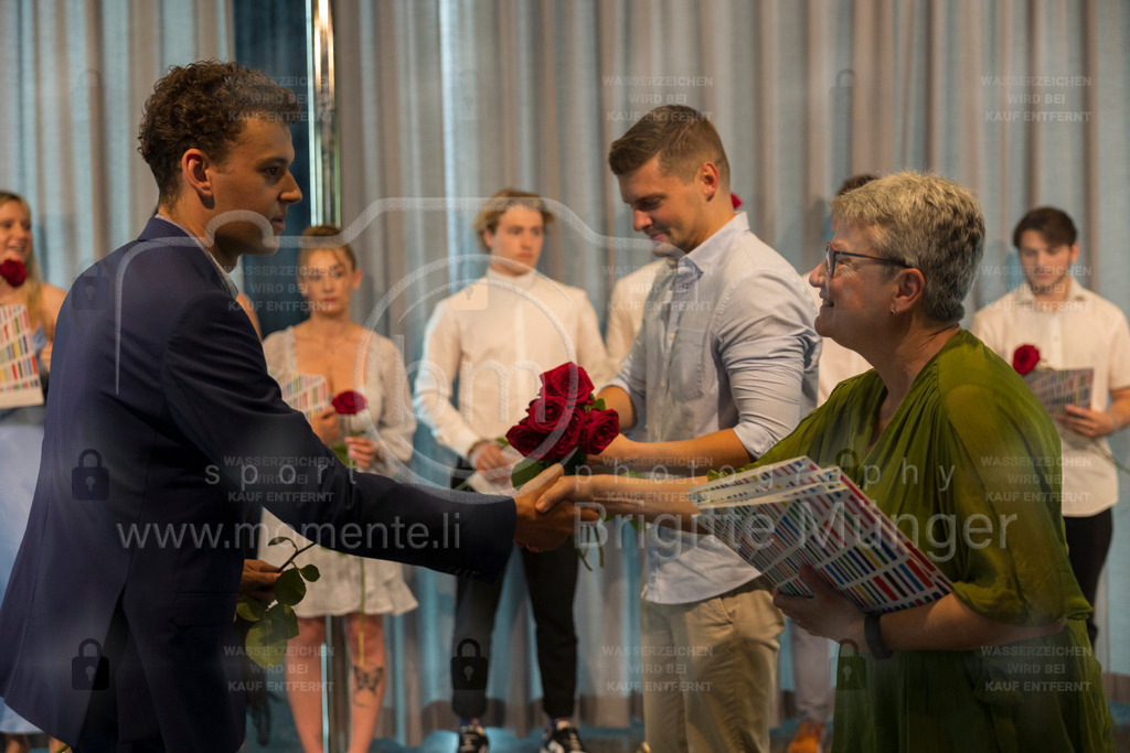 FeusiDiplomfeier_R6OO3112 | Brigitte Münger / bmsportphotography - Realisiert mit Pictrs.com