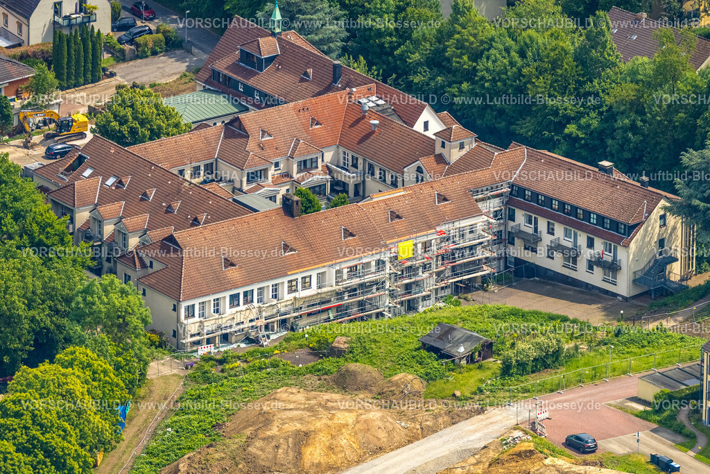 Hattingen250517191 | Luftbild, Theresia-Albers-Stiftung Altenheim St. Josef, Baustelle und Fassade mit Baugerüst, Straßenbaustelle, Hattingen, Ruhrgebiet, Nordrhein-Westfalen, Deutschland