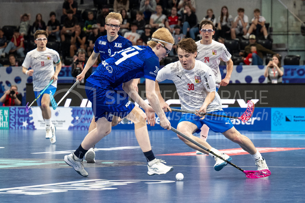 2025 Men's U19 WFC - Finland v Czechia | Ilmo Leino (#14, Finland) against Vojtěch Petráň (#30, Czechia) during 2025 Men's U19 WFC, Switzerland: 04.05.2025, Zürich, Swiss Life Arena.Event page: <a href="https://www.u19wfc2025.ch/">www.u19wfc2025.ch</a>Credit: Markus Aeschimann, <a href="https://markus-aeschimann.ch">markus-aeschimann.ch</a>Instagram: <a href="https://instagram.com/sportfotografie.aeschimann">@sportfotografie.aeschimann</a> - Realisiert mit Pictrs.com