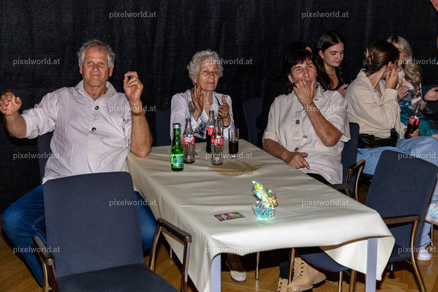 Schlager trifft Tracht | Bildershop von pixelworld.at - Realisiert mit Pictrs.com