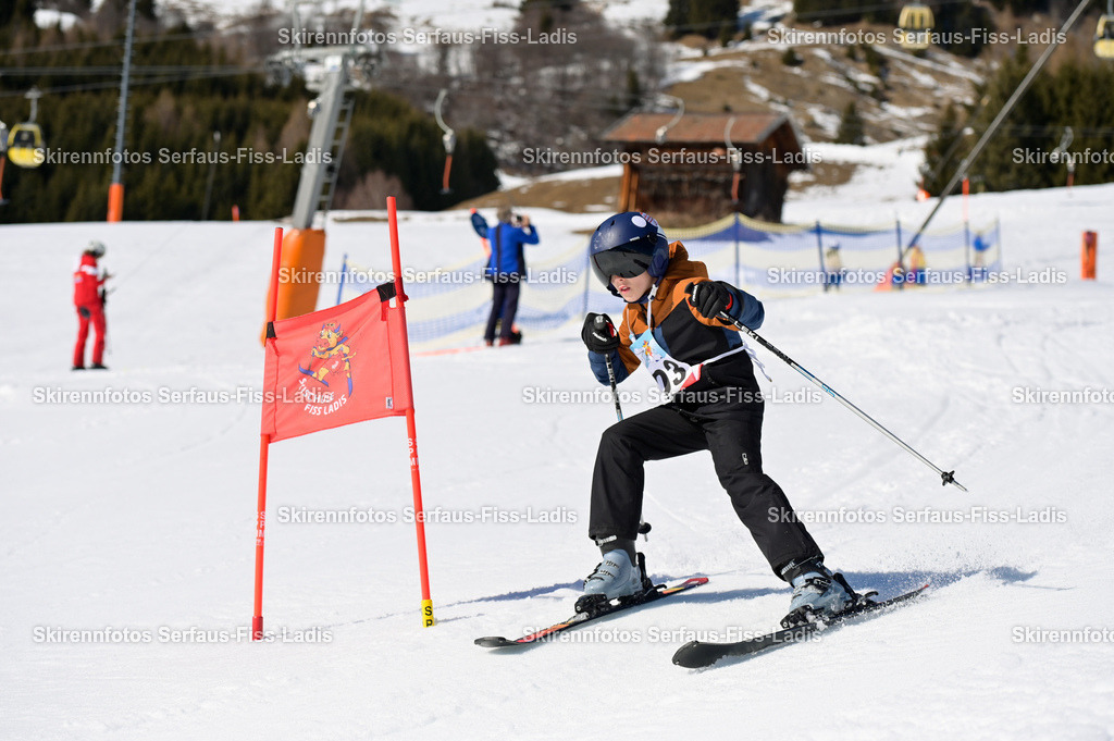 SRF_27.02.2026_862 | Skirennfotos,Serfaus,Fiss,Ladis,Kinderskirennen,Winter,Tirol,Oberland,skirace,SFL,feelfree,weil wir's genießen,ski,Ski,skifahren,Sonnenplateau, - Realisiert mit Pictrs.com