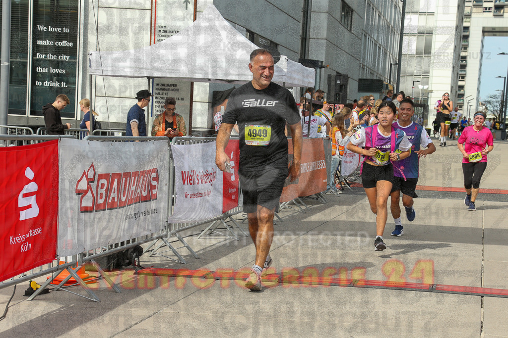 250920_1338_EX1_5938 | Sportfotografie im Rhein-Sieg Kreis, Köln, Bonn, NRW, Rheinland Pfalz, Hessen, etc. Unser Tätigkeitsfeld umfasst den Laufsport vom Volkslauf über den Marathon, Duathlon, Triathon bis zum Ultralauf wie Kölnpfad Ultra oder Schindertrail.