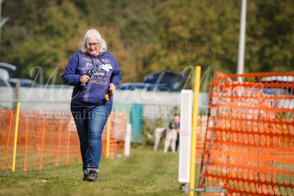 20250928_Hunderennen-368 | MuT (Mensch und Tier) mit Mona - Fotografie und Tierkommunikation - Realisiert mit Pictrs.com