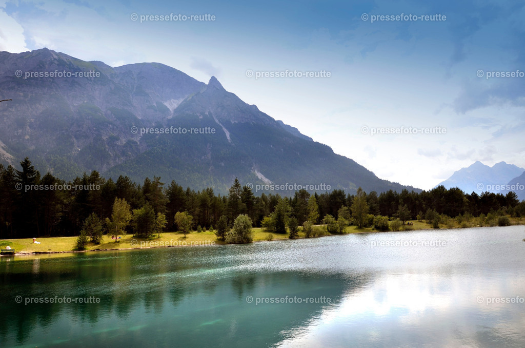 welltvi-Weissenbach_Baggersee-23082013-DSC3008 | Info aus dem Bezirk Reutte/Ausserfern Tirol sowie eine umfangreiche Bilddatenbank über die gesamte Region: Lechtal, Talkessel Reutte, Tannheimertal, Zwischentoren. Lech, Plansee, Zugspitze, Grenztunnel, B179, Fernpassstraße, Verkehr, Lawinen, Tradition, - Realisiert mit Pictrs.com