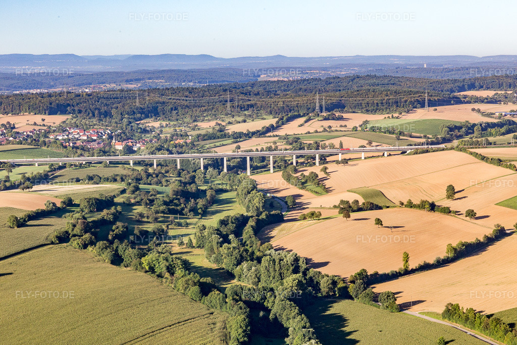 Luftbild: Talbrücke Bauerbach im Ortsteil Bauerbach in Bretten im Bundesland Baden-Württemberg in Deutschland. Foto: IMG_093903.jpg vom 23.08.2016 durch Werner Riehm/FLY-FOTO.de