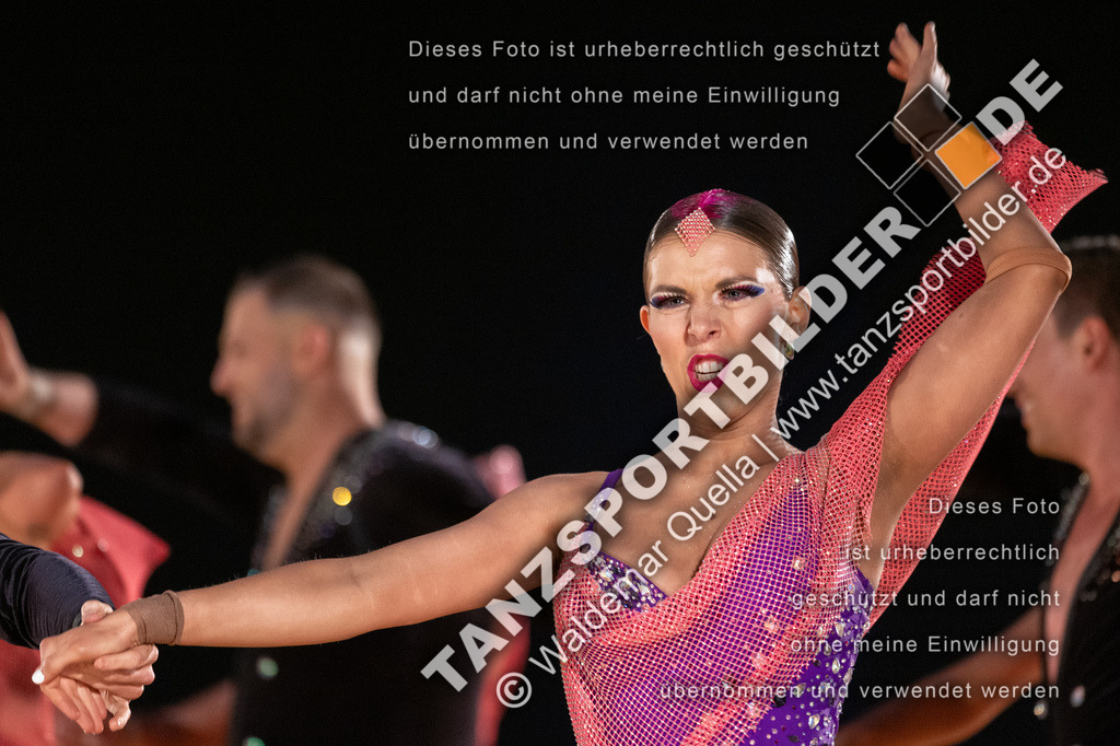 20250503-10736 | Hier finden Sie Tanz Bilder vom Latein und Standard Formationen tanzen. Sportbilder vom Tanzsport. Schöne Fotos und von Weltmeisterschaft, Europameisterschaft, Bundesliga, Regionalliga, Oberliga und Landesliga sowie von GOC Stuttgart, DanceComp, WM Bremen