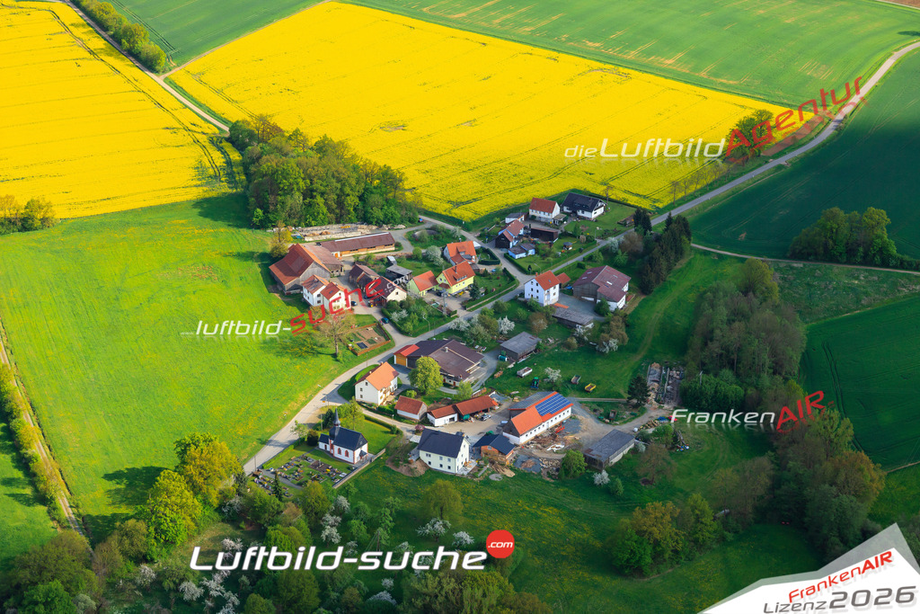 Die Luftaufnahme Hain - Küps wurde vom UL-Flugzeug (keine Drohne) aus fotografiert.Hohe Druck- Auflösung-die Geschenkidee!