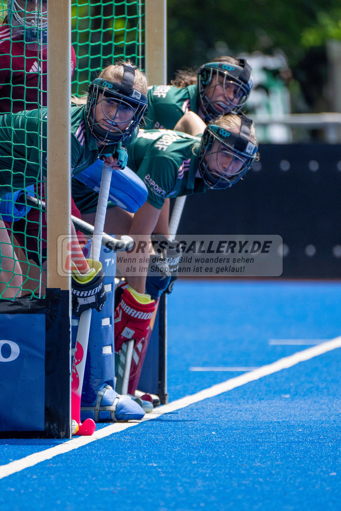 Final4_20250531-1315-HK107664 | Krefeld, Deutschland, 31.05.2025:  Feldhockey Final4 2025 – „Deutsche Feldhockey-Meisterschaften 2025“ im Gerd-Wellen-Hockeyanlage am 31.05.2025 in Krefeld, Deutschland. (Foto von Kramhöller/Fehrmann/Kaste)Krefeld, Germany, 31.05.2025: Feldhockey Final4 2025 – „Deutsche Feldhockey-Meisterschaften 2025“ in Gerd-Wellen-Hockeyanlage at 31.05.2025 in Krefeld, Deutschland. (Foto from Kramhöller/Fehrmann/Kaste)