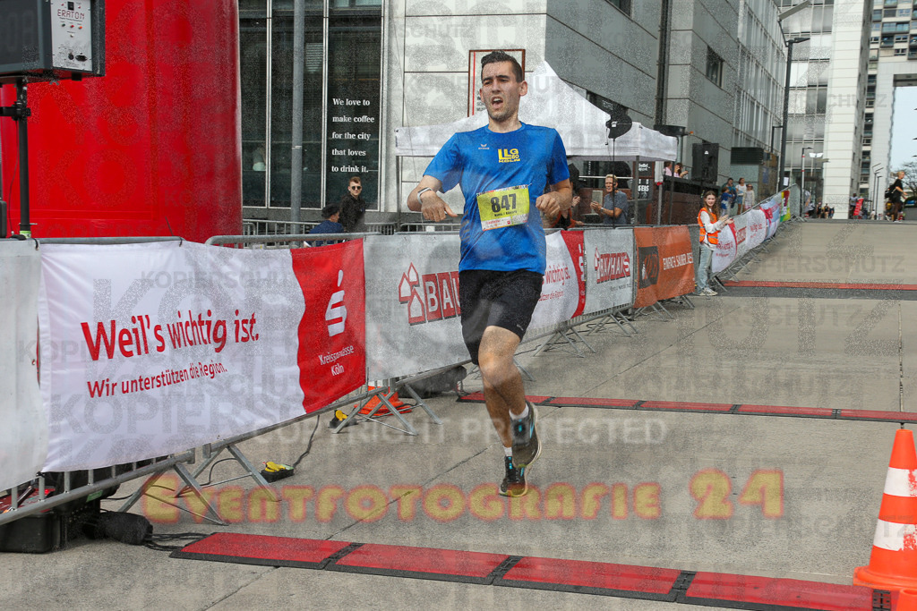 250920_1319_EX1_4019 | Sportfotografie im Rhein-Sieg Kreis, Köln, Bonn, NRW, Rheinland Pfalz, Hessen, etc. Unser Tätigkeitsfeld umfasst den Laufsport vom Volkslauf über den Marathon, Duathlon, Triathon bis zum Ultralauf wie Kölnpfad Ultra oder Schindertrail.