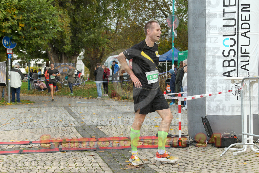 241020_1056_EX1_0413 | Sportfotografie im Rhein-Sieg Kreis, Köln, Bonn, NRW, Rheinland Pfalz, Hessen, etc. Unser Tätigkeitsfeld umfasst den Laufsport vom Volkslauf über den Marathon, Duathlon, Triathon bis zum Ultralauf wie Kölnpfad Ultra oder Schindertrail.