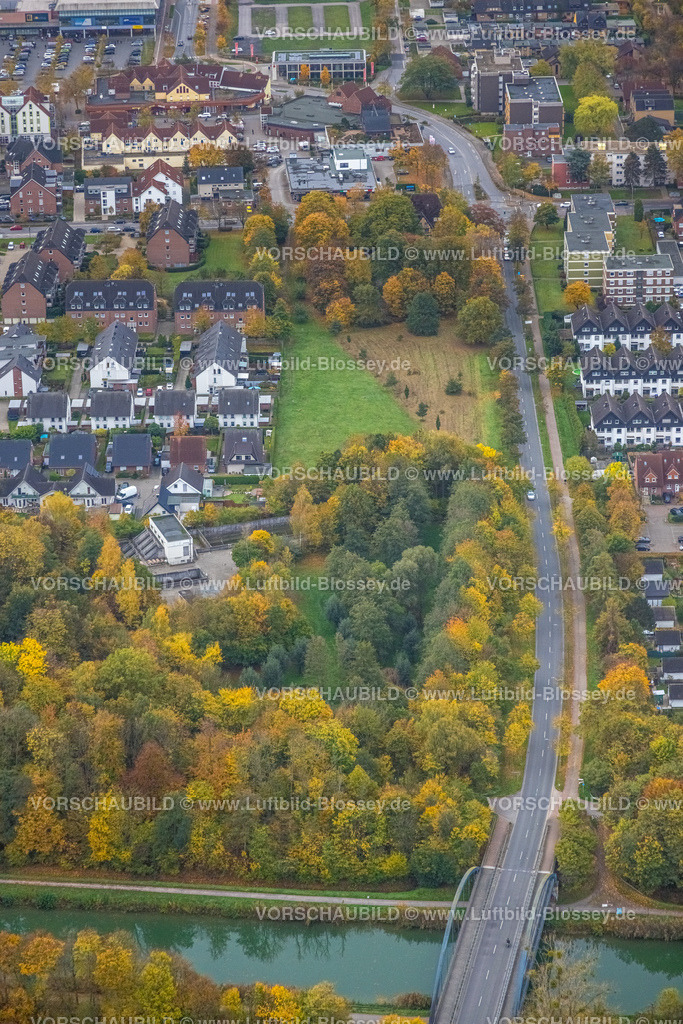 Hamm221011709 | Luftbild, Grünflächen Ostwennemarstraße, Kindergarten Villa Kunterbunt im Waldstück Ecke Alter Uentroper Weg, Herbstfarben, Uentrop, Hamm, Ruhrgebiet, Nordrhein-Westfalen, Deutschland