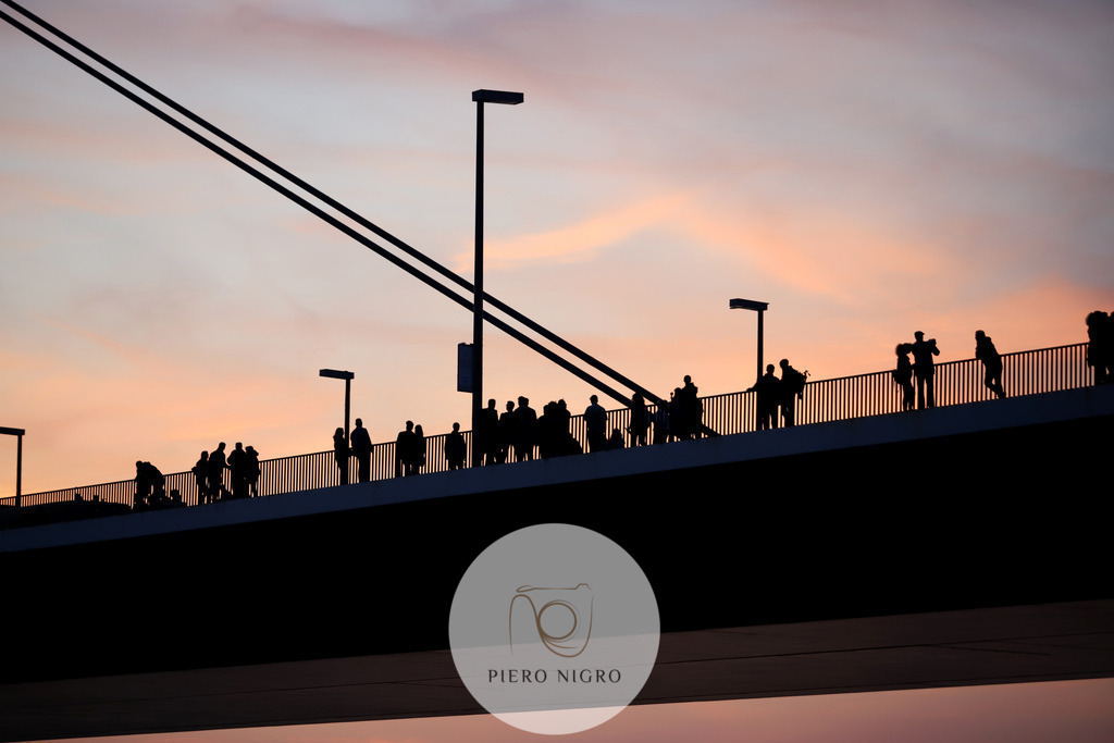 Waiting for the Fire Flowers_Final | Galleria Dei Moment - Fotografie D' Arte | Wallart | Fotokunst - Realisiert mit Pictrs.com