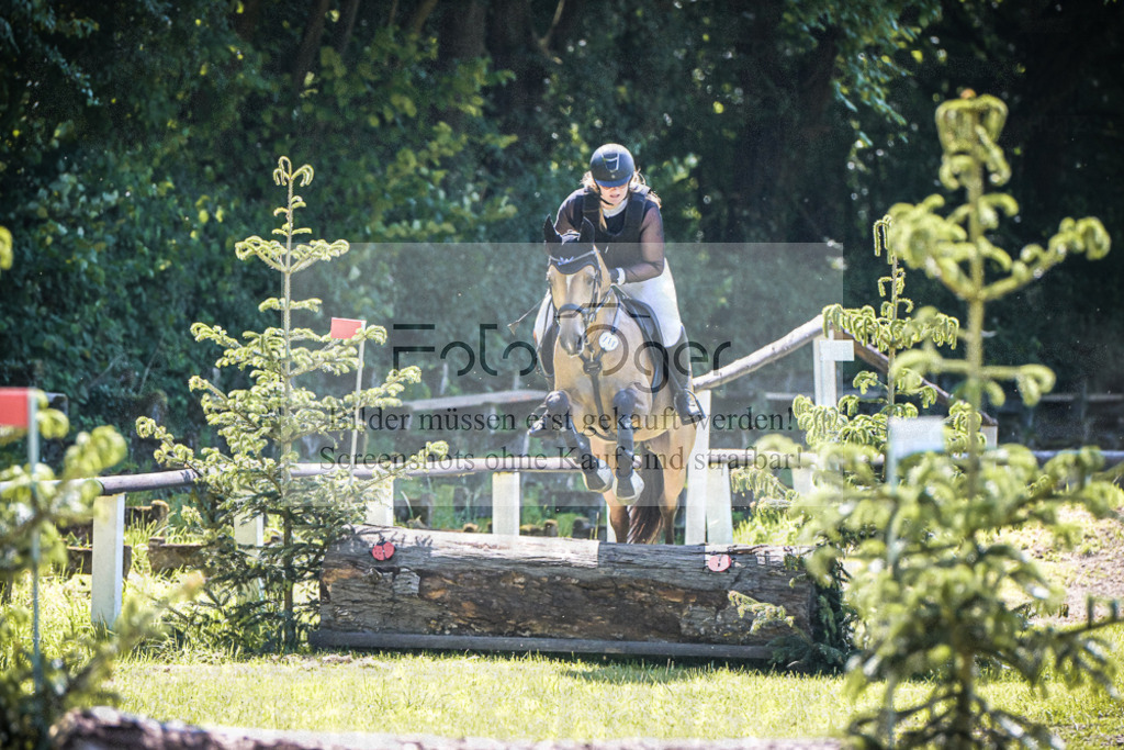 DOS_5177 | Entdecke hochwertige Reitturnierfotos von Foto Oger. Professionell, emotional und authentisch – jetzt Lieblingsmomente im Shop bestellen.Deutschlandweite Turnierfotografie. - Realisiert mit Pictrs.com