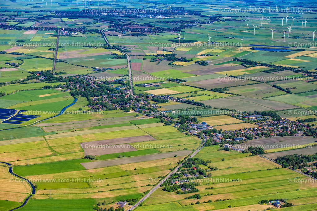 Stedesand_ELS_8226100623 | ENGE-SANDE 10.06.2023 Ortsansicht am Rande von landwirtschaftlichen Feldern Stedesand im Bundesland Schleswig-Holstein, Deutschland. // Town view on the edge of agricultural fields Stedesand in the state Schleswig-Holstein, Germany. Foto: Martin Elsen