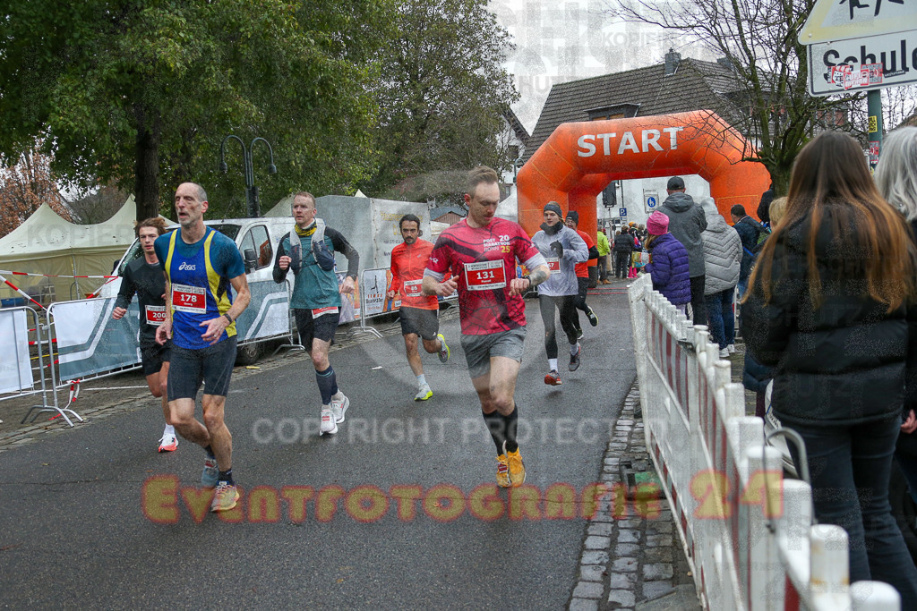 251130_1141_EX1_8251 | Sportfotografie im Rhein-Sieg Kreis, Köln, Bonn, NRW, Rheinland Pfalz, Hessen, etc. Unser Tätigkeitsfeld umfasst den Laufsport vom Volkslauf über den Marathon, Duathlon, Triathon bis zum Ultralauf wie Kölnpfad Ultra oder Schindertrail.