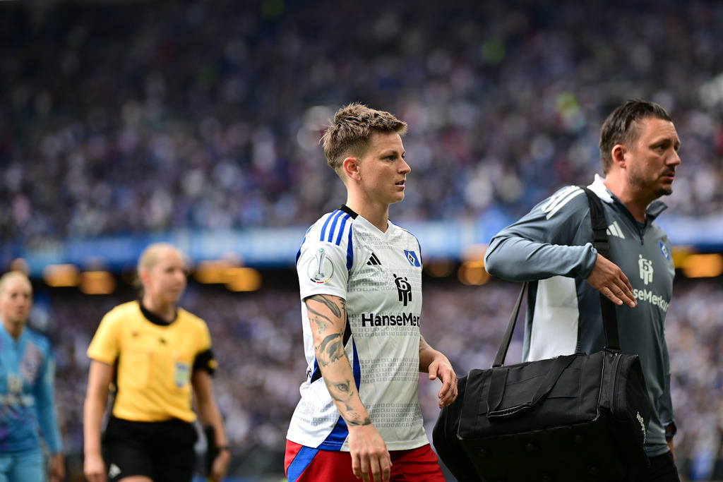 Fußball I Frauen I Saison 2024-2025 I DFB-Pokal I Halbfinale I Hamburger SV - SV Werder Bremen | Der Sportfotograf. - Realisiert mit Pictrs.com