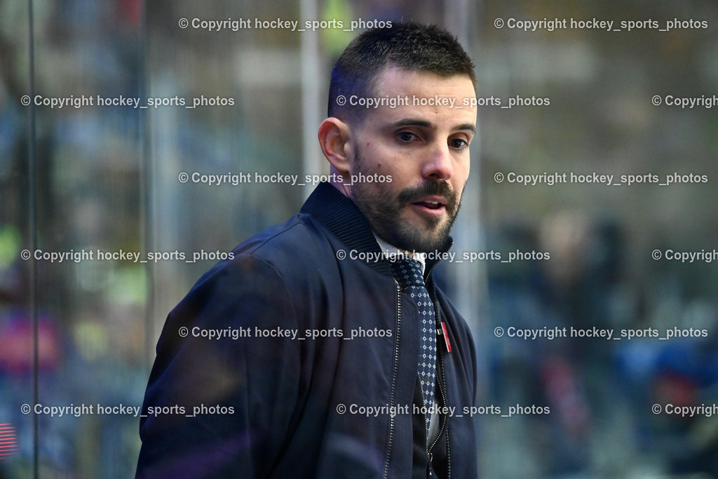 EC IDM Wärmepumpen VSV vs. Hydro Fehervar AV19  | Headcoach HYDRO FEHERVAR KISS DAVID, EC IDM Wärmepumpen VSV vs. Hydro Fehervar AV19 , EC IDM Wärmepumpen VSV vs. Hydro Fehervar AV19  am 01.01.2025 in Villach (Stadthalle Villach), Austria, (Photo by Bernd Stefan)