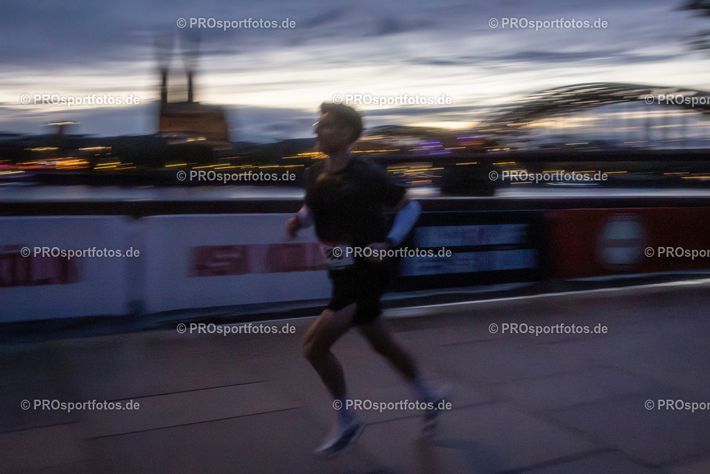 23. ASV Nachtlauf; Koeln, 13.05.26 | Impressionen vom 23. ASV Nachtlauf am 13.05.26 am Tanzbrunnen in Koeln. Foto: BEAUTIFUL SPORTS/Leah Kohring
