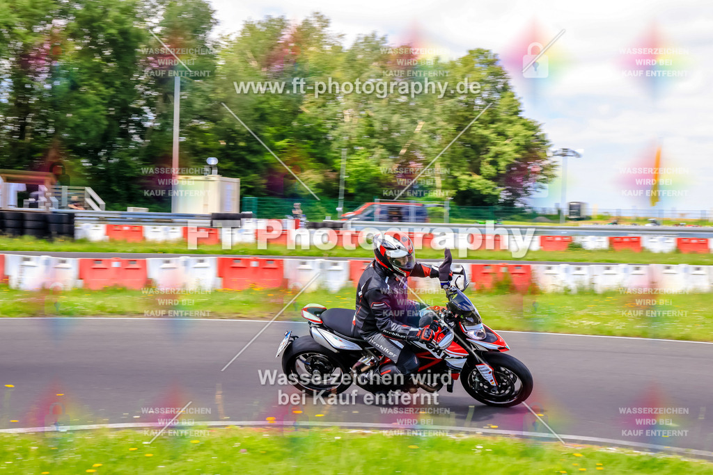 VBK-8204 | Hier findet Ihr Bilder von Touristenfahrten auf der Nürburgring Nordschleife oder von anderen Veranstaltungen die ich besucht habe. Viel Spass beim Durch Schauen 