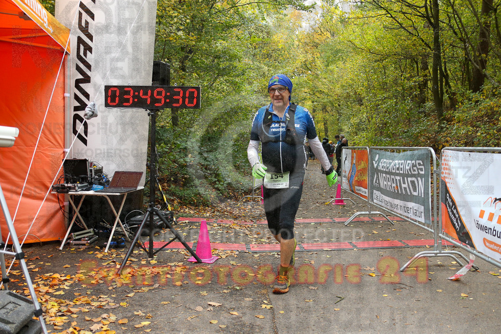 251026_1351_EX1_3997 | Sportfotografie im Rhein-Sieg Kreis, Köln, Bonn, NRW, Rheinland Pfalz, Hessen, etc. Unser Tätigkeitsfeld umfasst den Laufsport vom Volkslauf über den Marathon, Duathlon, Triathon bis zum Ultralauf wie Kölnpfad Ultra oder Schindertrail.