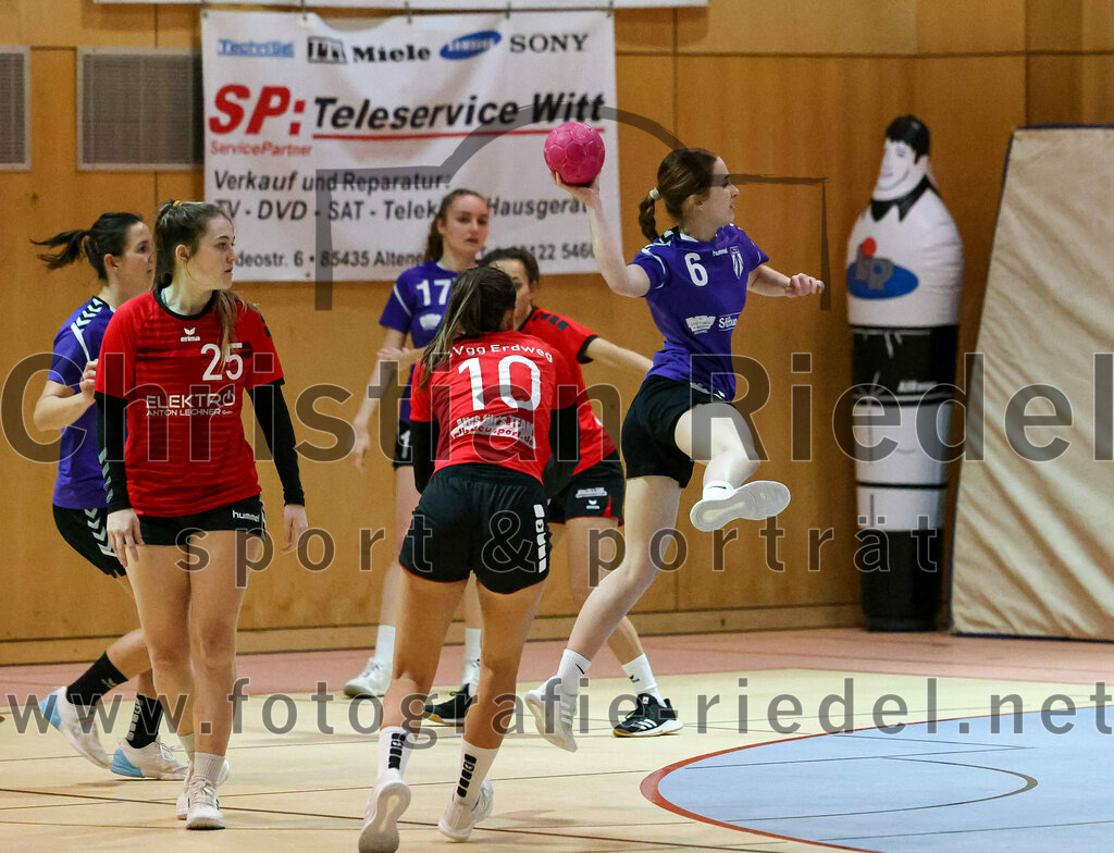 2022-11-05_033_SpVgg_Altenerding_gegen_SpVgg_Erdweg | Erding, Deutschland, 05.11.2022:
Handball, Bezirksoberliga Frauen Altbayern 2022 / 2023, 3. Spieltag, SpVgg Altenerding gegen SpVgg Erdweg, Endergebnis: 27:16

Alina Nefzger (SpVgg Erdweg, #25), Christina Baumann (SpVgg Erdweg, #10), Marlene Mittermeier (SpVgg Altenerding, #6)

Foto: Christian Riedel / fotografie-riedel.net