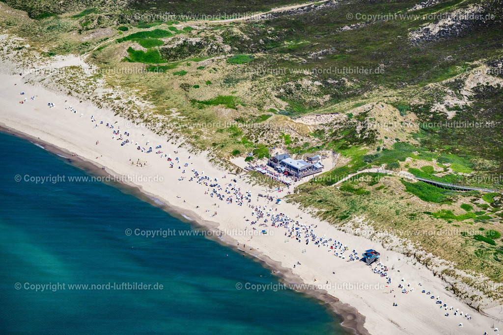 Sylt_Kampen_Strand_Buhne_16_ELS_5398130625 | KAMPEN (SYLT) 13.08.2025 Gebäude des Restaurant " Buhne 16 " in Kampen (Sylt) auf der Insel Sylt im Bundesland Schleswig-Holstein, Deutschland. Weiterführende Informationen bei: Buhne16 GmbH & Co. KG. // Building of the restaurant " Buhne 16 " in Kampen (Sylt) at the island Sylt in the state Schleswig-Holstein, Germany. Further information at: Buhne16 GmbH & Co. KG. Foto: Martin Elsen