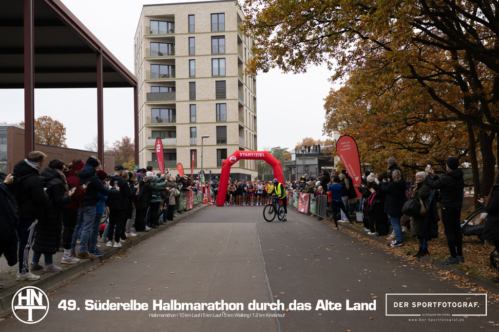 Süderelbe Halbmarathon 2025 I 09.11.2025 I Fotograf_DerSportfotograf.I 00304 | Der Sportfotograf. - Realisiert mit Pictrs.com