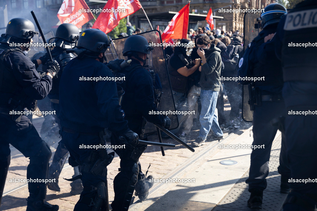 _B7A0208 | manifestation de lycéens à Strasbourg, le 6 octobre 2026, dans le cadre d’un mouvement national de protestation contre les conditions d’apprentissage. - Realisiert mit Pictrs.com