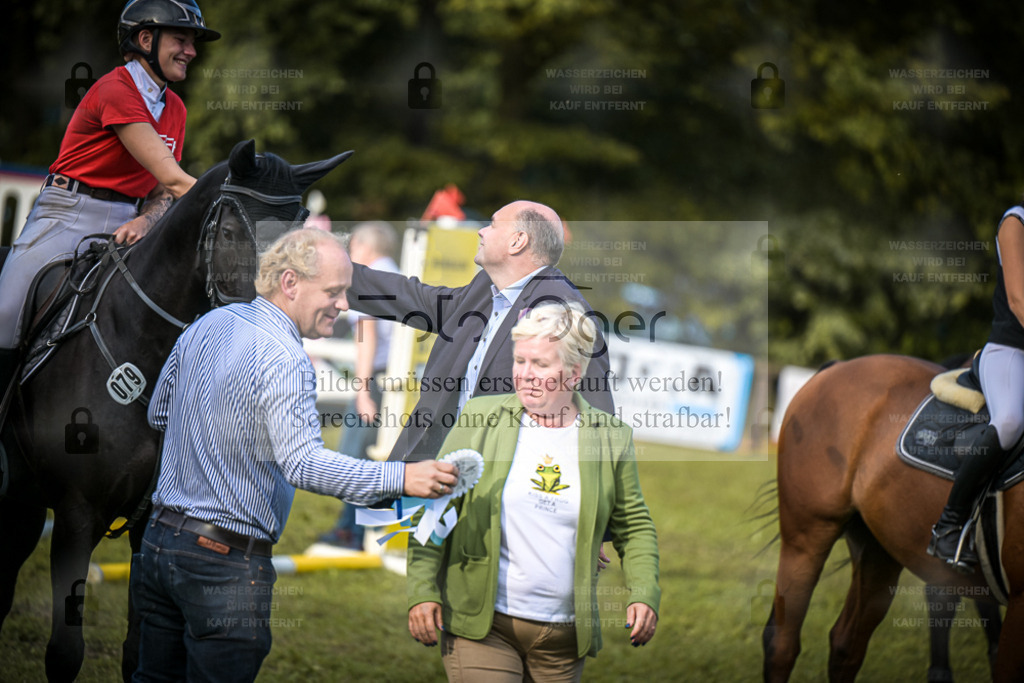 DOS_0061 | Entdecke hochwertige Reitturnierfotos von Foto Oger. Professionell, emotional und authentisch – jetzt Lieblingsmomente im Shop bestellen. - Realisiert mit Pictrs.com