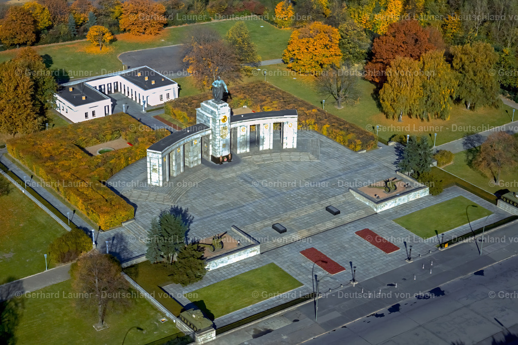 9000080 | Sowietisches Ehrenmal im Tiergarten Berlin