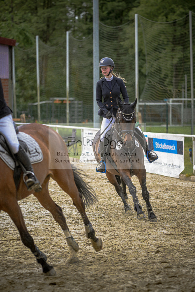 20240505-DOS_0198 | Entdecke hochwertige Reitturnierfotos von Foto Oger. Professionell, emotional und authentisch – jetzt Lieblingsmomente im Shop bestellen.Deutschlandweite Turnierfotografie. - Realisiert mit Pictrs.com
