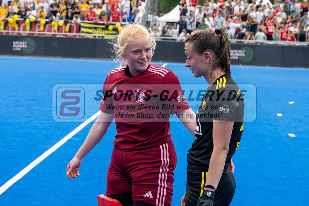 Final4_20250601-1300-Z82_9103 | Krefeld, Deutschland, 01.06.2025:  Feldhockey Final4 2025 – „Deutsche Feldhockey-Meisterschaften 2025“ Harvestehuder HTC - Düsseldorfer HC (Finale Damen) im Gerd-Wellen-Hockeyanlage am 01.06.2025 in Krefeld, Deutschland. (Foto von Kramhöller/Fehrmann/Kaste)Krefeld, Germany, 01.06.2025: Feldhockey Final4 2025 – „Deutsche Feldhockey-Meisterschaften 2025“ Harvestehuder HTC - Düsseldorfer HC (Finale Damen) in Gerd-Wellen-Hockeyanlage at 01.06.2025 in Krefeld, Deutschland. (Foto from Kramhöller/Fehrmann/Kaste)